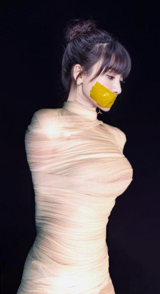 原创套图！自己PS的柳岩胶带封嘴套图 - 明星胶带封嘴系列第17期，柳岩封嘴套图，本期套图做了五个小时，质量极高，希望大家多多支持！ [Underwear,Mummification,Bandage]