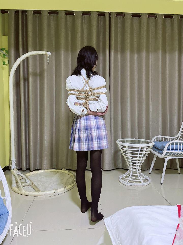 Jk少女的绳缚体验 - 谢谢大家喜欢我的作品后期会陆续分享，一个爱玩绳子的缚手