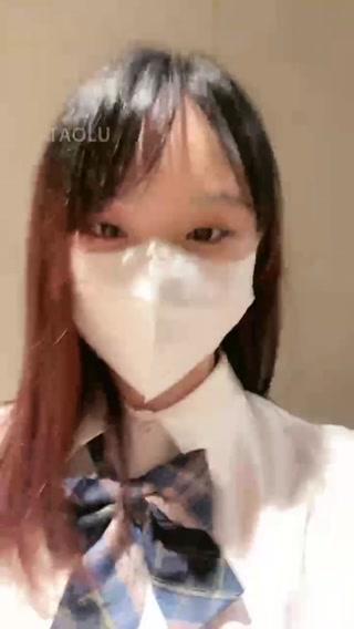 【悦主大人】第一次被驯化，舔鞋袜踢档耳光恋足鞋圣水钻胯踩踏喂食 【悦主大人】第一次被驯化，JK空军一号可爱小姐姐调教，舔鞋袜踢档耳光恋足鞋圣水钻胯踩踏喂食<br>原创作者：套路直播<br>购买链接：<span style='color:#b0b0b0;'>[隐藏文字，购买后可见]</span>