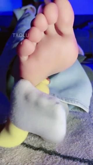 【美离子S】第一视角-紧系，越紧越好，棉袜十几次 【美离子S】第一视角-紧系，越紧越好，棉袜十几次<br>原创者：套路直播<br>购买地址<span style='color:#b0b0b0;'>[隐藏文字，购买后可见]</span>