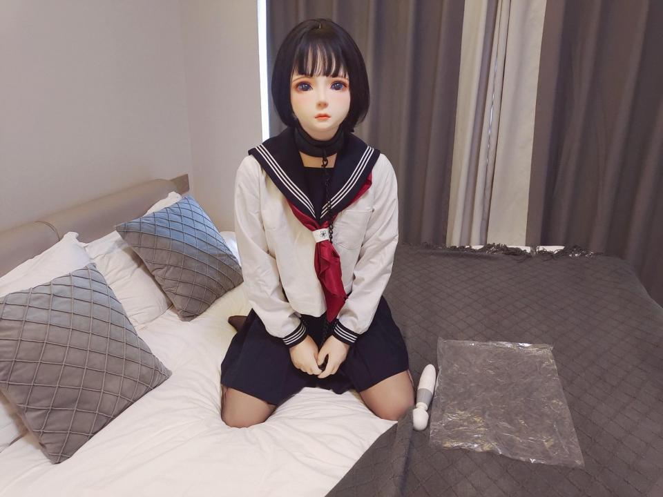 jk少女kigurumi胶带捆绑调教强高 【醒目】头壳和脸部间有空隙，保证安全～星河被胶带绑好之后放置在床上，连手手也被包起来了，一轮接着一轮的残酷惩罚开始了，时间虽然不长但是还是很精彩的哦...(来自南京的萌新刚刚入坑，是m哦，喜欢胶衣，kig，bdsm，寻找同好一起玩耍拍视频，有经验的s更好啦，有兴趣的可以加Q204887249，希望大家多多支持，今后会推出更加精彩的视频哦～)<br><br>