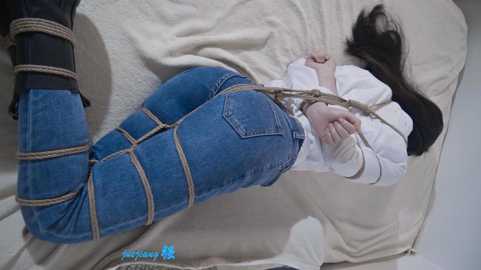 小舞紧缚81P - 客户定拍的套图 [Chinese Female]