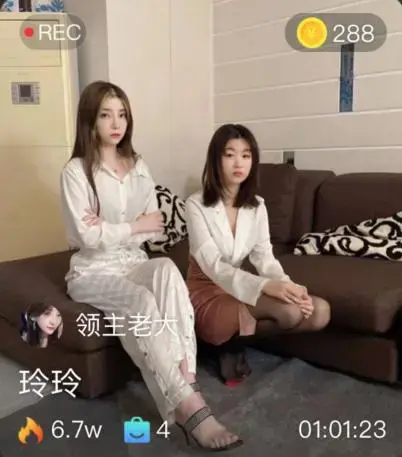【领主老大】母狗被舔脚/奴下奴专场  【领主老大】母狗被舔脚/奴下奴专场 <br>创作：【领主老大】<br><span style='color:#b0b0b0;'>[隐藏文字，购买后可见]</span>