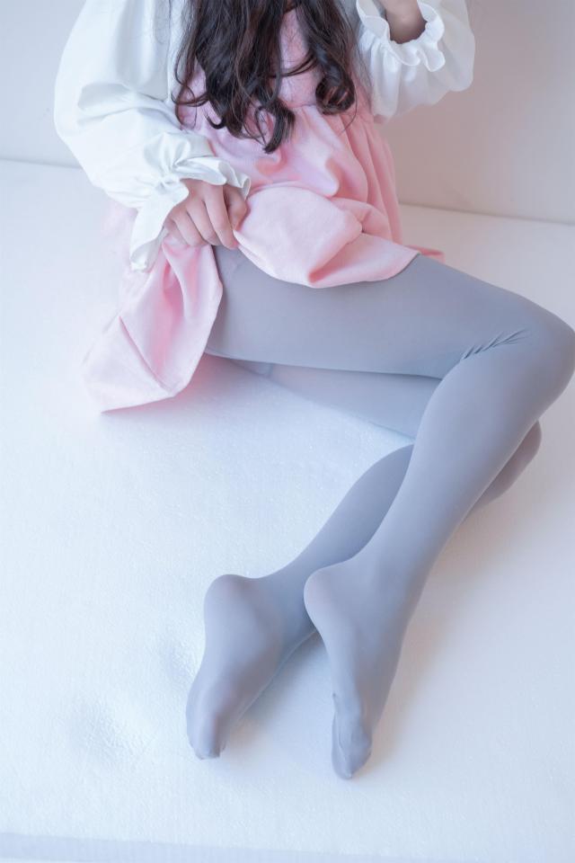 灰丝也很可爱 [Chinese Female,Feet fetish,Pantyhose,Gray Pantyhose]