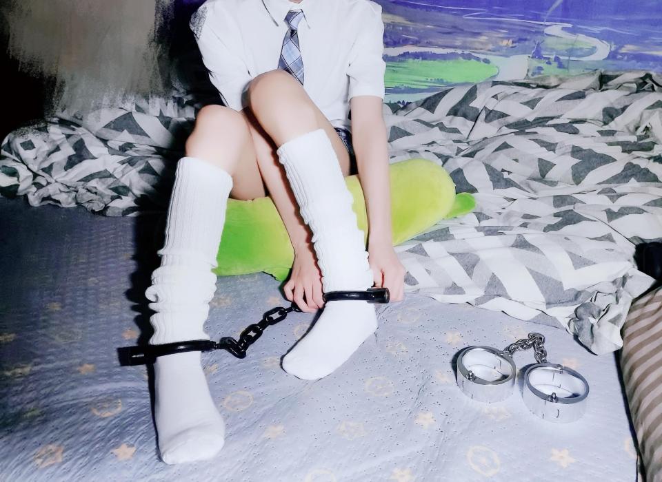 第二十九波 - 网上买的堆堆袜，穿上试了试，怎么硕呢~ [脚铐/脚镣,棉袜]