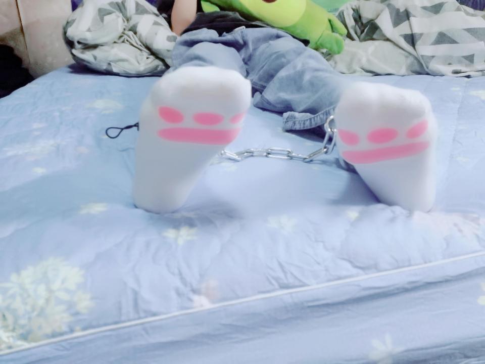 第三十波 - 你绝对想不到跟你一起逛街打游戏的小盐脱下鞋子后会露出什么样的袜子~ [脚铐/脚镣,棉袜]