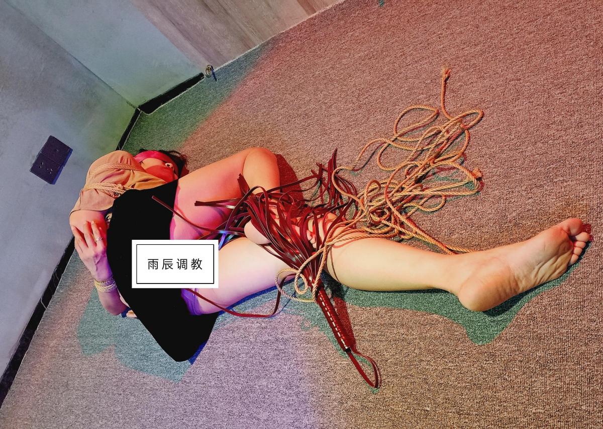 绑缚调教反差人妻 - 反差人妻小影子，埋藏在内心深处多年的愿望就是被绑一次，被调教一次，今天就来满足她…… [中国女孩,后手缚（低混乱值）,放置]