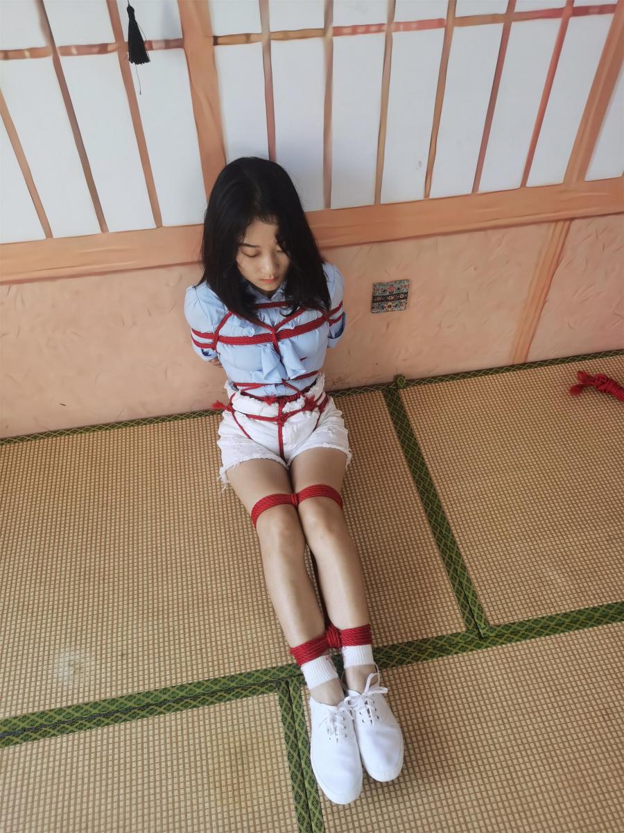 小白鞋女孩绳艺捆绑 - 一绳所爱欢迎您 [中国女孩,股绳,帆布鞋,放置,蛇缚]