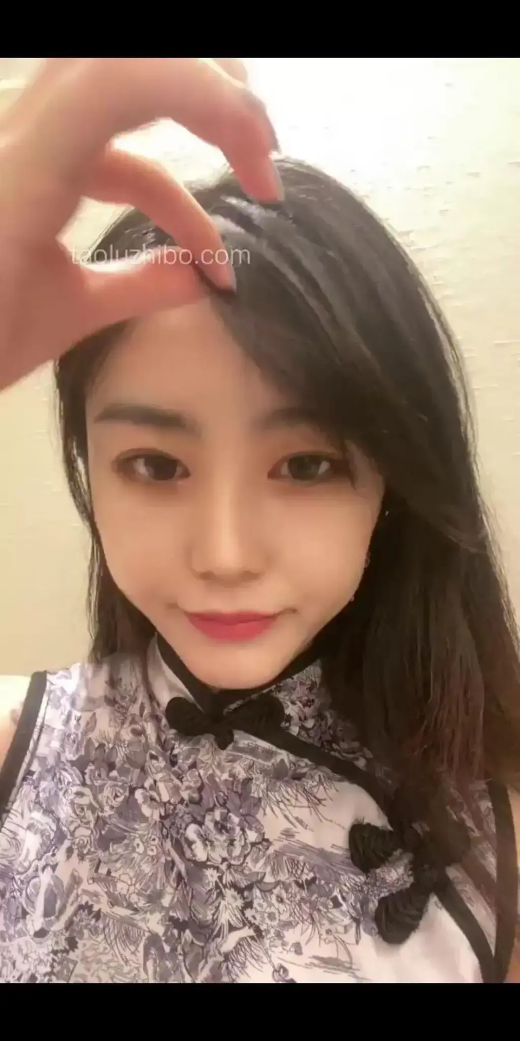 调教垃圾嘴炮狗【霁月】 套路多主调教，黑丝诱惑，鞭打虐踩踏                                                      不停求饶，翻车把奴<br>吓跑了
