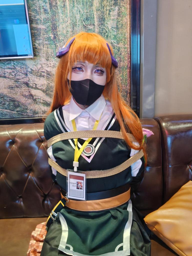 风笛cosplay捆绑喵 - 体验了后直臂和驷马，被绑成这种姿势好难受但也好爽。
直臂喜欢～驷马喜欢～完全没办法挣脱喜欢～
后面绑着绳衣外出了，在KTV换成了后手，好刺激，好爱