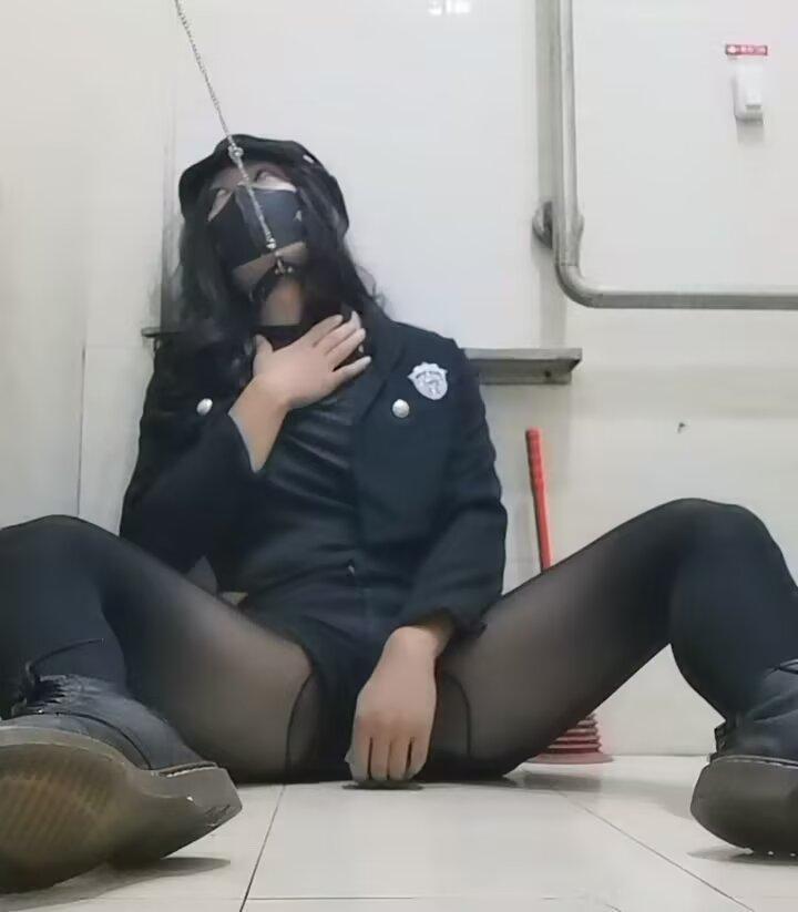 被以各种姿势处决的小男娘~ - 如果有机会，你想以什么方式处决我呢~ [伪娘,连裤袜,栓着的项圈,小男娘]