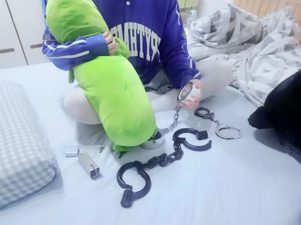 第五十三波~ - 这期是被罚锁的过程，图片是按顺序的~ [Handcuff,Anklet,Socks]