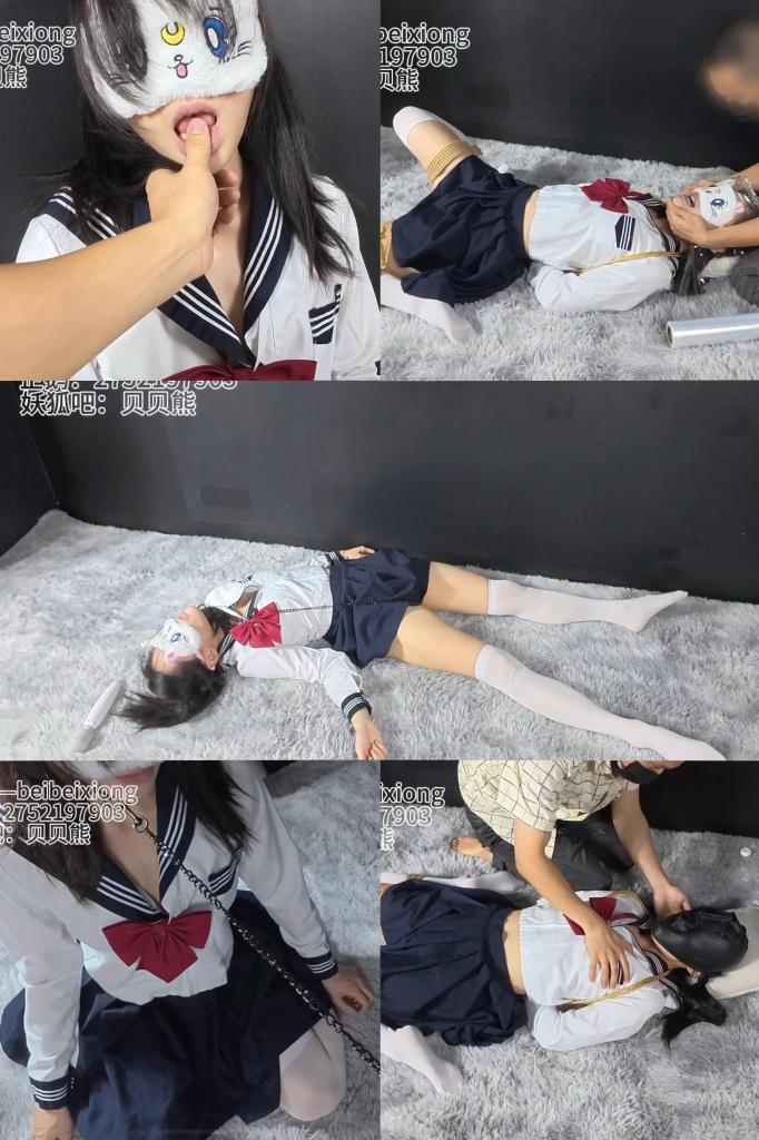 【贝贝熊原创】可爱jk萌妹贝贝在特殊时期，身体愈发燥热，躲在秘密基地里面偷偷的开心，这一幕被小熊发现了！！！【报复贝贝19-jk萌妹捆绑强高调教遭泳帽闷死】 贝贝穿上可爱的jk，然后身体愈发燥热难耐，恰好小熊路过看到这一幕，然后伸手过去抚摸贝贝的脸蛋。<br>没想到贝贝！！已经如此的饥渴了，小嘴轻轻地咬着我的手，小熊就勉为其难帮一下贝贝吧！！小熊先<br>给贝贝带上项圈，贝贝现在就成为一只XX的小狗了喔！！那就要做一些有趣的项目了喔，看看小舌头是<br>不是真的那么饥渴！那我就给个“好东西”给你解解馋吧！应该会很喜欢吧！！用完“好东西”之后应<br>该更加想XX了吧！！让我好好检查一下是不是真的！！随后命令贝贝跪爬在地上，撅起屁股。拍子拍打<br>在贝贝屁股上，贝贝觉得超级无敌的爽，然后让贝贝拿着玩具自己玩自己，结果贝贝不听话，小熊很生<br>气，直接把贝贝掐晕过去，然后趁着贝贝还没清醒过来，把贝贝捆绑好，剥夺了视觉，现在就连行动也<br>要被束缚起来。由于刚刚这么不听话，小熊用泡机好好的惩罚了一番贝贝，没想到贝贝表示还想要用！！<br>小熊很生气，这下要剥夺贝贝的呼吸权利，小熊用保鲜膜一次一次的贴在贝贝的脸上不让贝贝呼吸，让人    <br>没想到的是贝贝乐在其中！！这下可把小熊气坏了！！小熊把保鲜膜换成泳帽，把刚刚用的泡机也拿出<br>一定要给贝贝上高难度的惩罚！！最后贝贝在这种快乐中倒下了，还留下不少的XXX汁表示刚刚那一番<br>实在太美妙了！！<br>·小熊日常日记系列为小熊作品，报复贝贝系列为贝贝作品。补充说明小熊是伪娘，贝贝是女生<br>·出新系列小熊日常生活系列，贝贝日常生活系列。补充说明小熊是伪娘，贝贝是女生，作品为生活中偶尔玩得一些小视频内容：tk、强高、息窒、恋足等（随机更新）<br>·接受视频定制:呼控类型、息窒类型、调教类型（企鹅联系：2752197903）<br>·新建了一个粉丝企鹅群，欢迎大家进来唠嗑 （974844755）<br>·有问题可以企鹅找我：<span style='color:#b0b0b0;'>[隐藏文字，购买后可见]</span><br>·解压方式：<span style='color:#b0b0b0;'>[隐藏文字，购买后可见]</span>