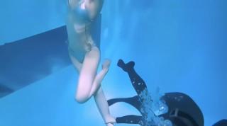  Drowning swimmer Drowning swimer 7min　HD 720 high quality Created antique-scuba.com 购买自：https://vimeo.com/ondemand/145916/267992070 元素：潜水、搏斗、泳衣