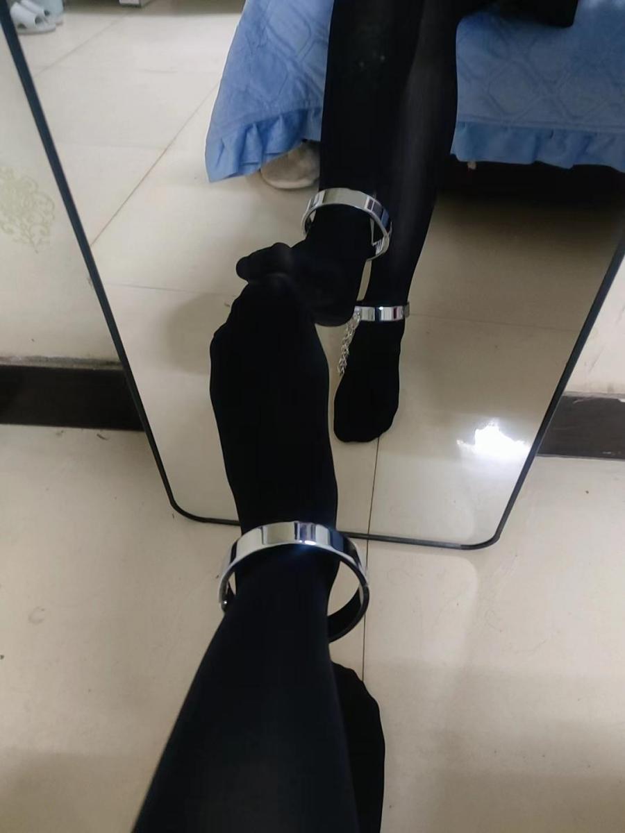 女仆装黑丝镣铐自拍 - 女仆装黑丝镣铐自拍照（有原味） [丝袜,职业（女仆）,脚铐/脚镣]