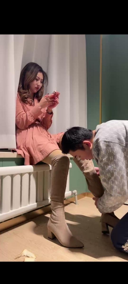 诗酒趁年华 车模调教滴滴司机 套路直播调教，踩踏恋足羞辱                                                醉酒司机被羞辱