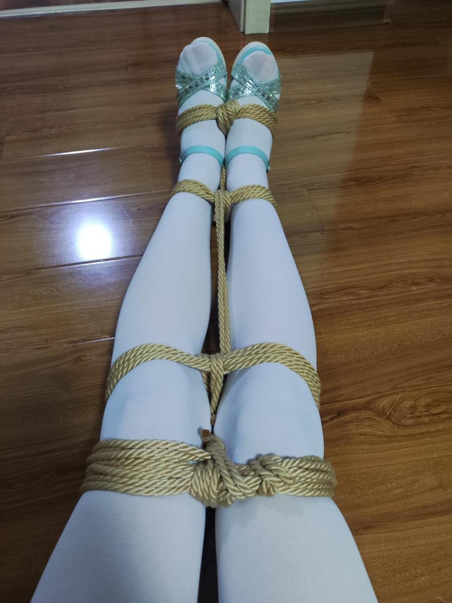 股绳与腿 [白丝,伪娘,自嗨,自缚]