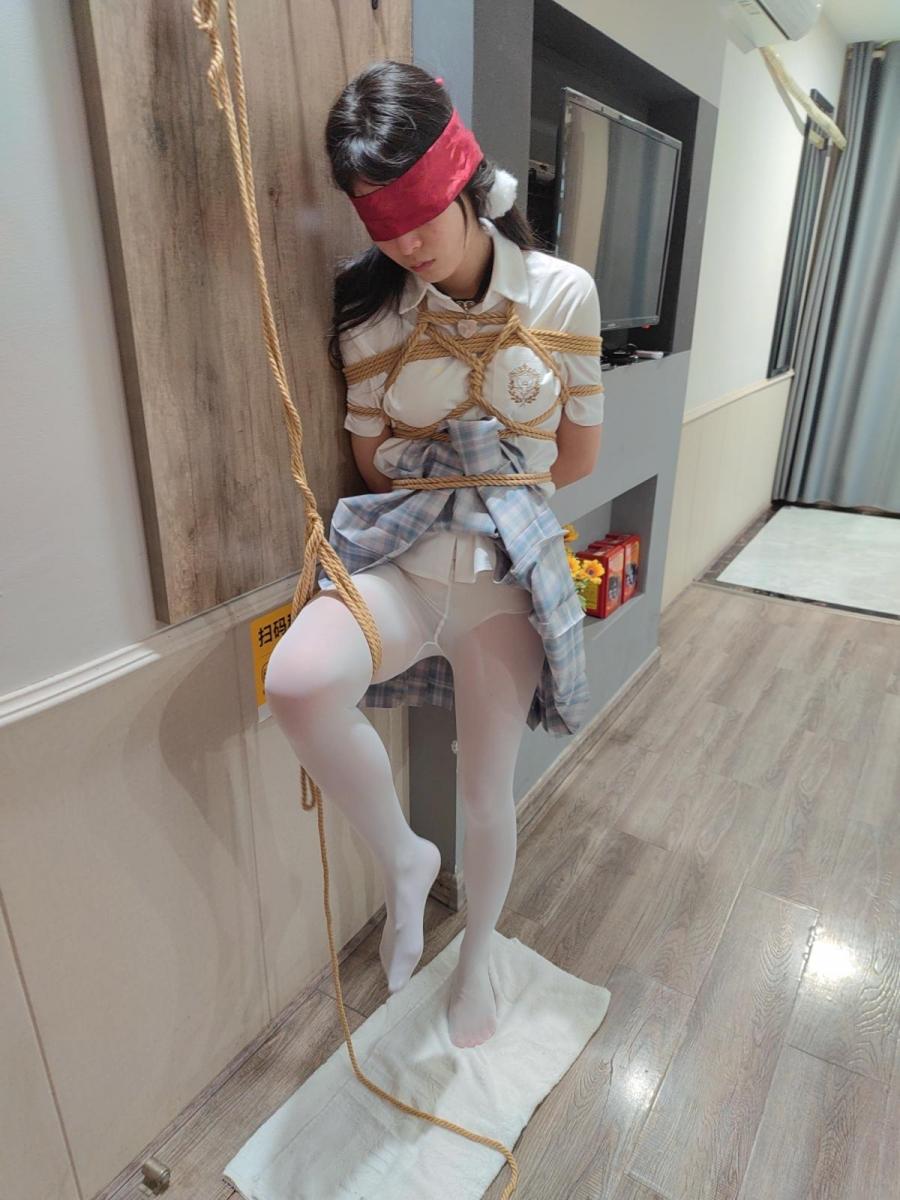 白丝jk学妹紧缚体验 - 上一部的妹妹之前的一些调教花絮
