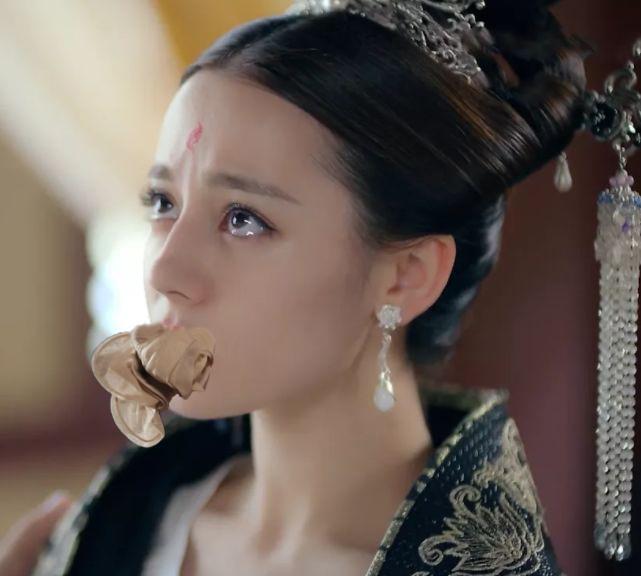 二狗原创！自己PS的迪丽热巴，杨颖丝袜堵嘴套图 - 自己PS的迪丽热巴，杨颖丝袜堵嘴套图，希望大家支持。