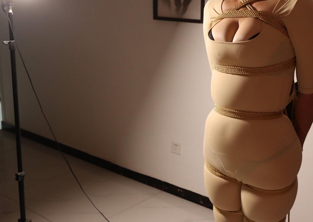 柱缚展示 紧缚体验室 造型展示  严密工整的柱缚
