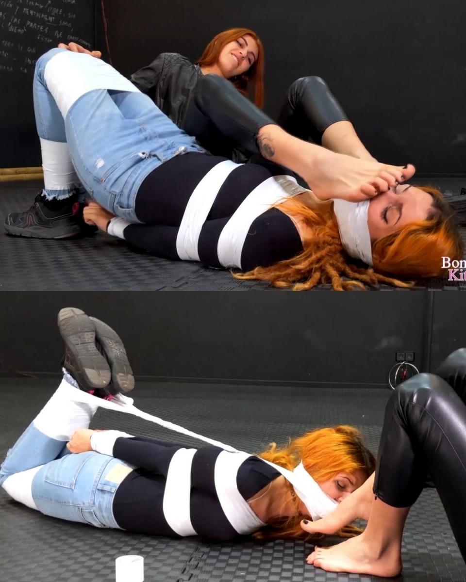 Lex gets revenge on bully, duct tape and feet in face 莱克斯准备向青少年时期在学校欺负他的女孩天城报仇，他知道她住在哪里，并且有机会报仇。<br><br>Tenjou正在她的办公室工作，当Lex进入她的家并从后面袭击她时，他抓住她的手臂并迅速用胶带将她的双手绑在背后，Tenjou不知道她是谁，她试图寻求帮助， 但莱克斯用手捂住了她的嘴，把她带到了自己的位置。<br><br>当他们到达Lex的住处时，她把Tenjou扔在地板上，用手帕紧紧地堵住她的嘴，并用许多胶带强行堵住她的嘴，形成一个包裹，这样她就听不到了，Tenjou只知道如何 一边说“mmmmppppghhh”，一边把紧绷的手帕含在嘴里流着口水。<br><br>Lex在她的胸部、腿和脚踝上贴了更多胶带，把她绑得很紧，Tenjou无法逃脱并告诉她准备好接受惩罚，Tenjou很惊讶，她仍然不明白任何事情，她认为这都是一个错误 ，她试图挣脱，但是没用，Lex把她绑得很好。<br><br>Lex回来了，脱掉汗湿的运动鞋和袜子，把脚放在她的脸上。 现在你要闻我的脚了——他对天城说。 他把自己的 43 号脚放在鼻子上，这样他就能闻到一整天都出汗的长脚的味道。 你记得吗，这就是我小时候你对我做过的事——Lex对Tenjou说道。 天城开始记起她是自己十几岁时欺负的女孩，她别无选择，只能闻脚臭，因为她的脸上有脚，无法逃脱。<br><br>闻了几分钟臭脚的味道后，莱克斯回去拿了更多胶带，将她的脚和嘴粘在一起，形成一团胶带。 他不断地将脚放在她脸上一段时间，直到他一天累了……<br><br>然后我会回来继续和你在一起——Lex告诉她，她离开了，留下Tenjou被绑在地板上，她知道她不能做任何事或试图逃跑，她不能移动或尖叫，只是等待什么会发生 是她的下一个惩罚，如果她再这样下去的话……Lex prepares for his revenge against Tenjou, the girl who bullied him at school as a teen, he knows where she lives and has the opportunity to take revenge.<br><br>Tenjou is working in her office, when Lex enters her house and attacks her from behind, he grabs her arms and quickly ties her hands behind her back with duct tape, Tenjou doesn't know who she is, she tries to ask for help, but Lex covers her mouth with his hand and takes her to his place.<br><br>When they arrive at Lex's place, she throws Tenjou on the floor and gags her with a handkerchief tightly in her mouth and aggressively gags her with many turns of duct tape, making a wrapgag so she can't be heard, Tenjou only knows how to say mmmmpppghhh while drooling her tight handkerchief in her mouth.<br><br>Lex puts more tape on her chest, legs and ankles, tying her very tight, Tenjou can't escape and tells her to get ready for her punishment, Tenjou is surprised, she still doesn't understand anything, she thinks it's all a mistake, she tries to get loose, but it's useless, Lex tied her very well.<br><br>Lex comes back, takes off his sweaty sneakers and socks, and puts his feet on her face. Now you're going to smell my feet - he says to Tenjou. He puts his number 43 foot all over his nose, so he can get a good whiff of those long, sweaty feet from all day. You remember, this is what you used to do to me when I was little - Lex says to Tenjou. Tenjou starts to remember that she is the girl she bully as a teen, she has no choice but to smell the feet, as she has them on her face and can't escape.<br><br>After several minutes of smelling the stinky feet, Lex goes back for more tape and tapes her feet together with her mouth, making a hogtied of duct tape. He keeps putting the feet on her face for a while longer until he gets tired for the day....<br><br>Then I'll come back to continue with you - Lex tells her, she leaves, leaving Tenjou tied on the floor, she knows she can't do anything or try to escape, she can't move or scream, just wait what will be her next punishment and if she will go on for long like this...