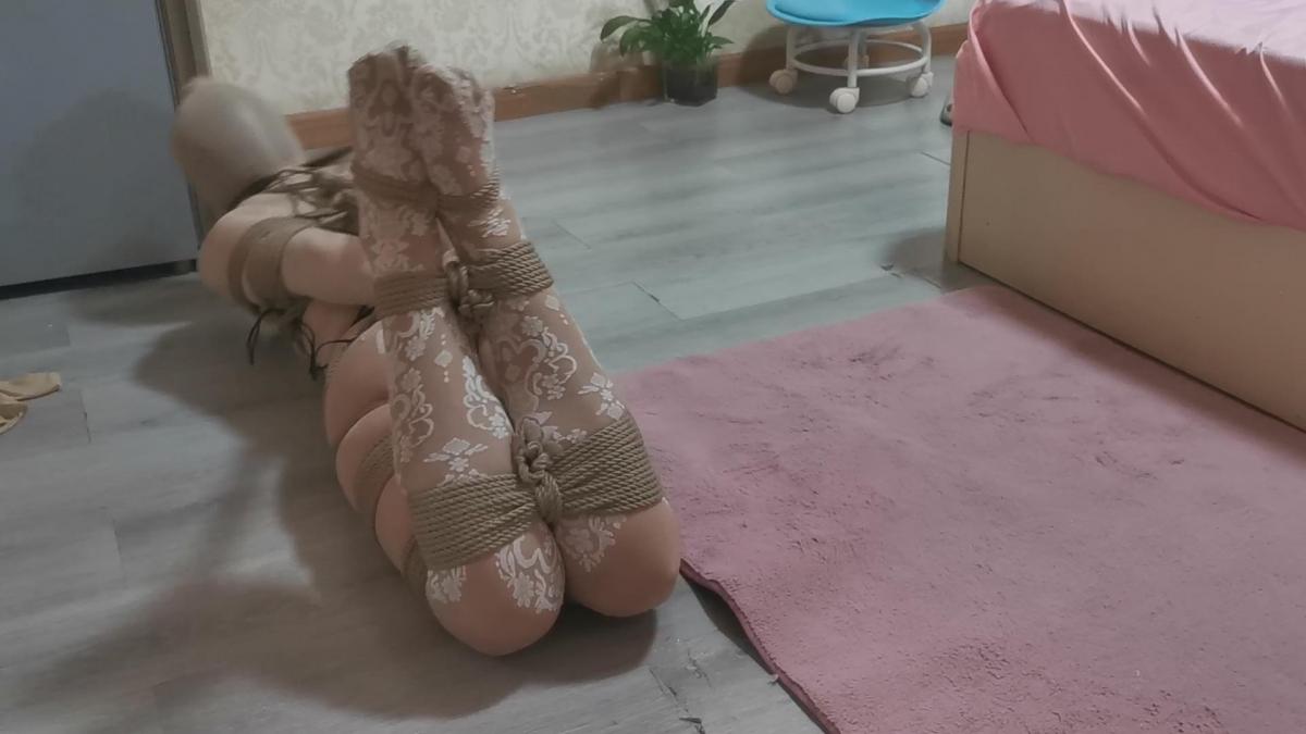 『我的媳妇』143弹、不受控制的欲望、6层丝袜套头、双丝附换丝过程、股绳固定内置高级黑玩具、乳胶+塑料袋史上最久的**超出极限的**疯狂的挣扎 片名:0927<br>时间:47分钟<br>大小:1.71g<br>格式:zip 7z建议使用360压缩解压<br>失效站内信联系我<br><span style='color:#b0b0b0;'>[Hidden text will display after purchase]</span><br><br>开头和前俩期一样<br>你懂的<br>**时长这次应该是最久的了<br>给憋的嗷嗷的<br>内置的小玩具足足有10厘米那么长<br>再股绳固定<br>越动越上头<br>就不方便过多的描述了