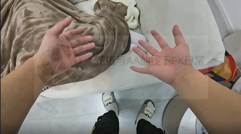 【第一视角】沉浸式痴汉TK把玩裤里丝小雪糕 使用第一视角拍摄，内含把玩、TK、拍打、亲吻等内容（无拘束），第一视角沉浸式拍摄，视频虽短，但内容绝不敷衍，喜欢裤里丝和小雪糕的千万别错过，首次使用第一视角拍摄，如果大家喜欢可以给个反馈，后面会考虑用第一视角拍绳子。。约绳体验、有偿找川渝地区模特企鹅1410015400，<span style='color:#b0b0b0;'>[隐藏文字，购买后可见]</span>