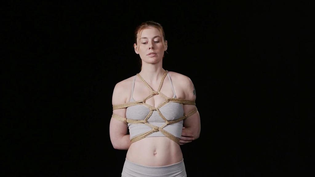Hishi TK shibari study 教学视频<br>In this class, Gestalta teaches two variations of the Hishi (diamond) TK with their model Muriel.<br><br>The first version is a chest harness only, ending around the waist. The second version goes all the way down through the legs, with the option to separate the wraps around the inner thighs or to keep them running over the crotch.<br><br><br>This pattern follows a different logic than the one used by Kinoko or Gorgone in their diamond-shaped harnesses. Here, the diamonds are created by tying knots along the stem and then pulling them apart instead of building the diamonds in progressive steps with half-hitches and nodomes.<br><br><br>These harnesses are very aesthetically pleasing, but also offer some interesting features for more playful sessions. The pressure points on the front body and increasing tightness as the tie is built make it a perfect structure for Semenawa. It can be used for suspensions or to add a layer of complexity and sensations to your floor-play.<br><br>The same anchoring methods can be applied to the full-body version, bearing in mind that the crotch wrap might become tighter according to the position. Make sure to make any adjustments, if necessary.<br><br>The full-body variation could be an interesting harness to use on a Hashira (vertical beam) or for a more intense floor-based hog tie, for example!