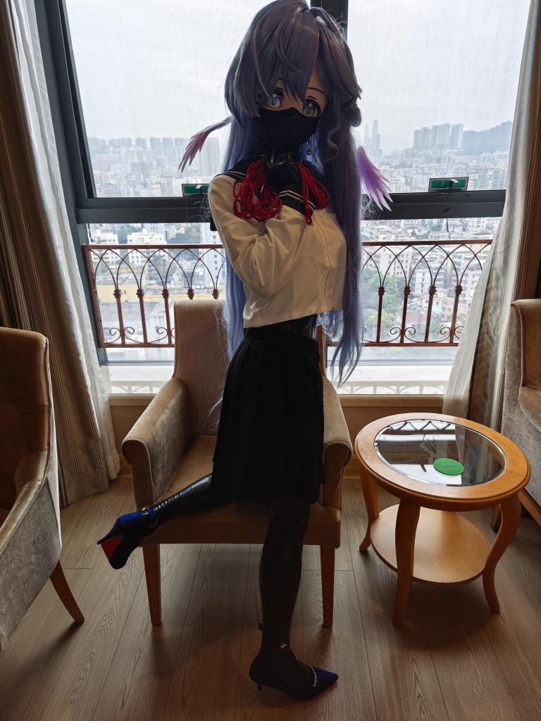 小鸟的赴约 - 知更鸟的kig头壳搭配胶衣穿着水手服jk 让朋友帮忙戴单手套没想到他还会给我绑驷马（欢迎深圳本地朋友约玩）