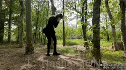 【娜绳工作室】【青柠】203下NSGZS-203下 ◀一身红色睡衣开启新的一天，简单洗漱后便开始准备早餐、做饭、洗碗，把清晨的日常安排得井井有条。<br><br>忙完家务后，觉得待在家里有些无聊，于是决定出门走走。简单收拾、洗完澡，换上一身黑色穿搭，搭配黑色丝袜和高筒靴，踏上了河边公园的户外之旅。<br><br>沿着河边长廊慢慢前行，欣赏着沿途的风景，原本以为会是一段轻松惬意的散步，没想到途中竟遇到不少在河边烧烤、休闲的游客。远远看到人群聚集，青柠顿时有些紧张，连忙加快脚步离开现场。<br><br>从居家的悠闲日常，到户外散步时的意外小插曲，一天的记录既真实又充满故事感。究竟还会遇到哪些有趣的瞬间，就留到视频里慢慢揭晓。<br><br>大号QQ：642462518，有需要的加<br>备用QQ：3681234217<br><br>绳缚镣铐体验室初步建成，欢迎前来咨询体验<br>地址是在黄岛<br><br>另外，工作室诚招模特，仅限女生（CD，跨女还请勿扰，多谢合作）欢迎咨询<br><br>➡需要定拍的可直接加我的联系方式，模特可接定拍，一般当天出片。<br><br>↓ ↓ ↓ ↓ ↓ ↓ ↓ ↓ ↓ ↓<br>✅主页：https://www.linzijun.app/@nashenggzs<br>✅QQ：642462518 备用：3681234217<br>✅微信：Nashengliaokao<br>✅推：@NashengQN<br>↓ ↓ ↓ ↓ ↓ ↓ ↓ ↓ ↓ ↓<br><br><br>---------------------------------------------------------------------------------------------------------------------------------------------------------------------<br>㊙【解压密码】[-H] nana2023     在下载后解压的文件里  为防止被封，建议根据所给的提示请修改后缀名后观看。建议下载后观看，防止被封，请勿在线观看。如果是电脑端，可下载后修改后缀名可观看 [-H]<br>---------------------------------------------------------------------------------------------------------------------------------------------------------------------
