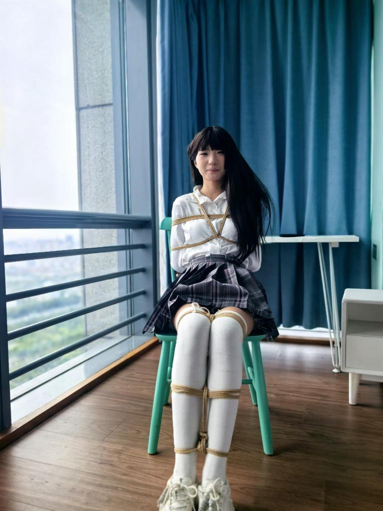 女大学生小美