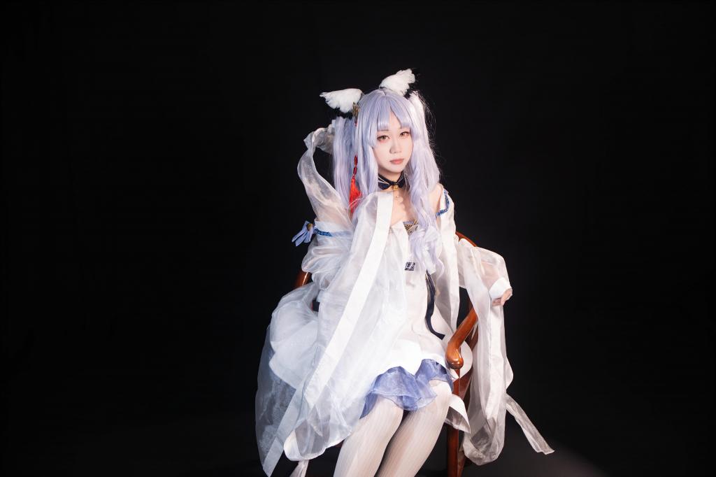 liya-xz-016（白面鸮-抚云间）COSER绑架案-白面鸮    （89P） - Coser和摄影棚拍，喝下摄影给的水后昏迷，再次醒来已经被关在了笼子中戴上了手铐，刚刚被绑架还相信着有人会来救自己，被调教也非常不配合，之后被换到小一号的笼子中，经常被固定成别扭的姿势，离开的心有一些迷茫了，最终被关在一个身体只能蜷缩在一起的小笼子中，已经基本上不在抵抗，只希望好好配合能少吃点苦，但绑匪并不这么想，最终调教之后，将coser杀害装箱卖给老客户做家中摆件了