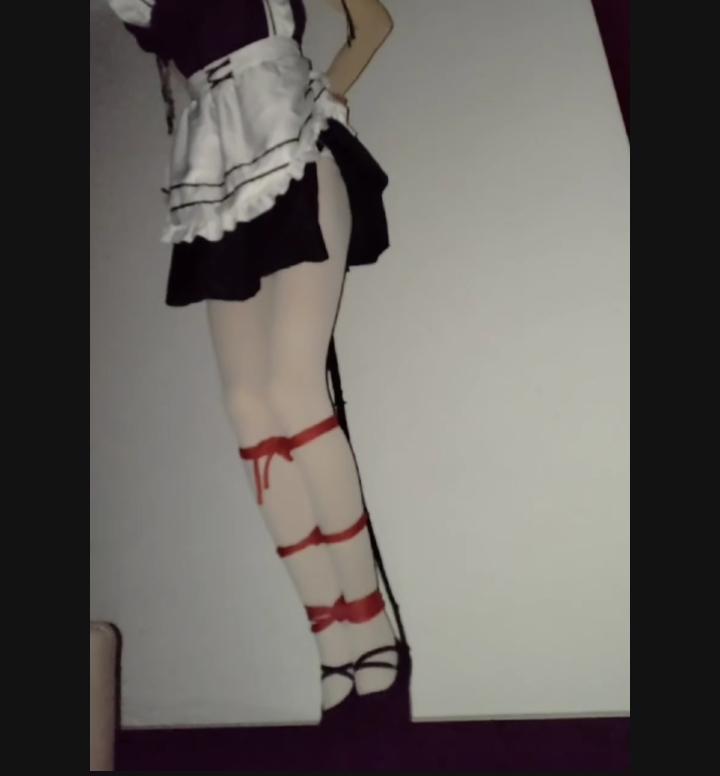 白丝女仆装舞蹈鞋小男娘，吊缚，空中挣扎 - 白丝女仆装小男娘，被绑住，吊在空中，在空中挣扎